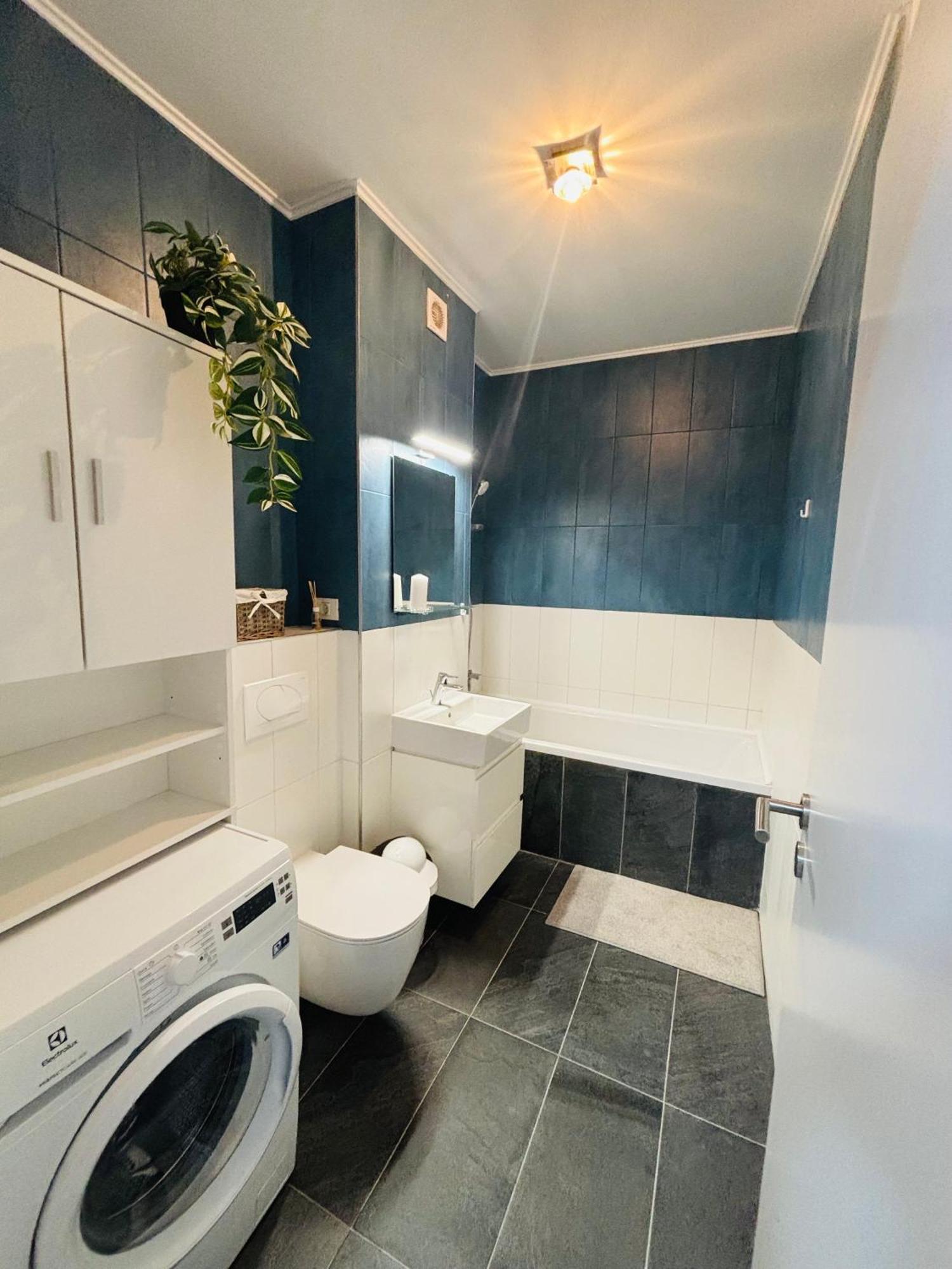 One Apartments Nordone Iulius Town Тімішоара Екстер'єр фото